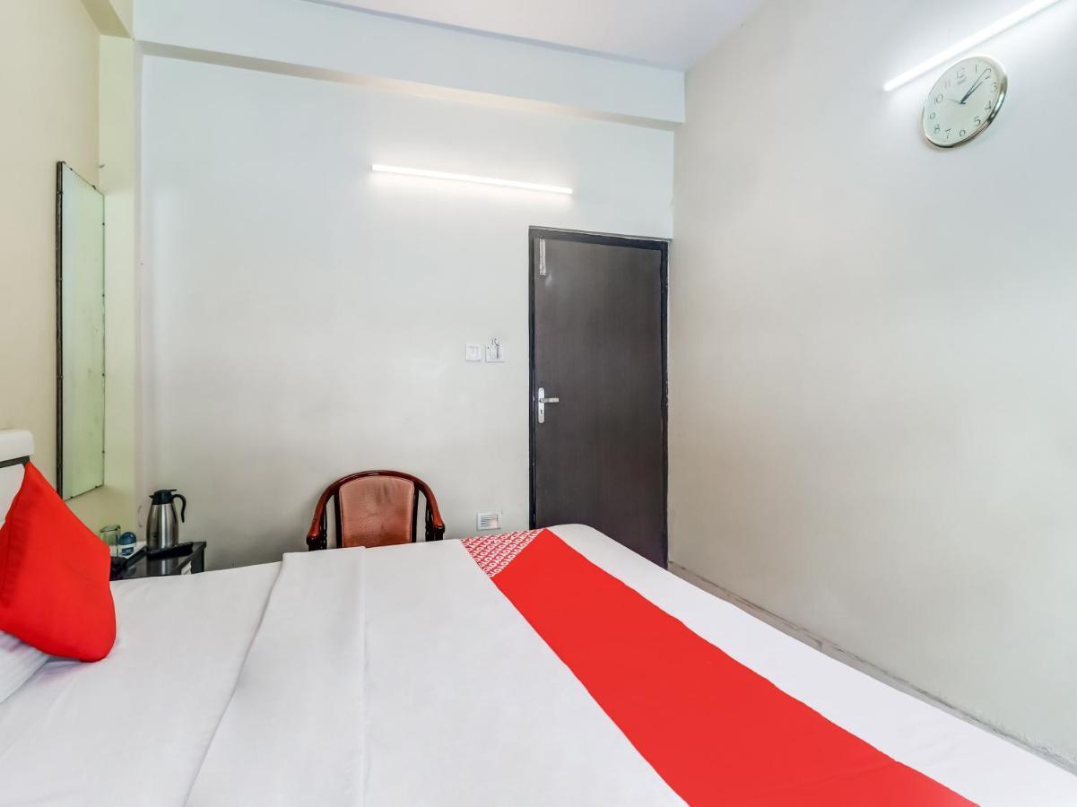 Oyo 82143 Green Park Sapan Ранчи Екстериор снимка